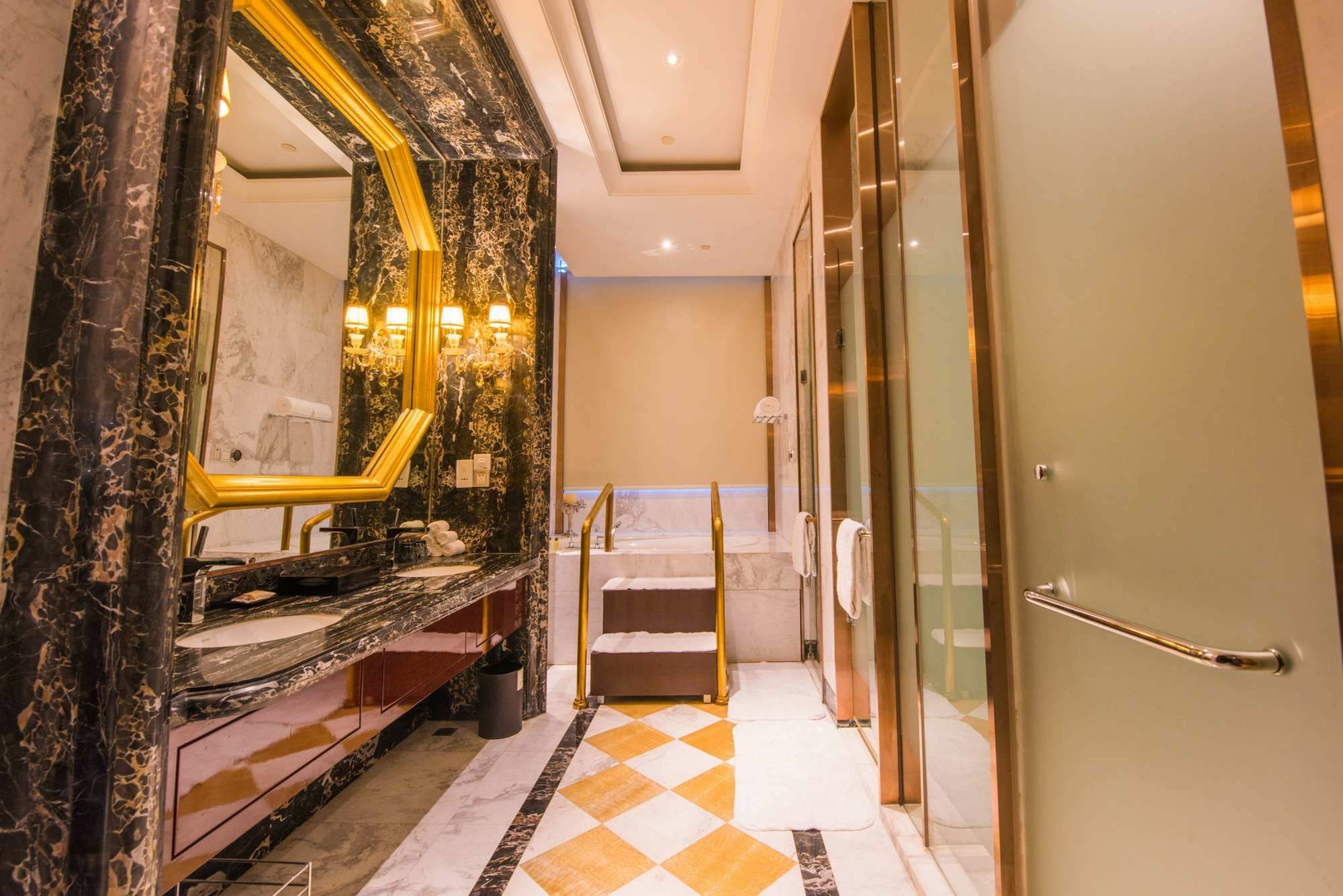 Sheraton Zhenjiang Hotel Zhenjiang (Jiangsu) Exterior foto